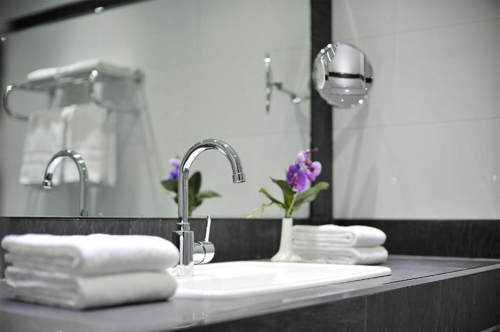 Hotel Restaurant Hoettche Dormagen Room photo