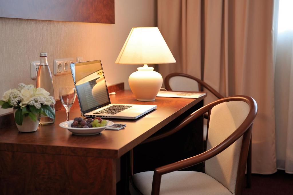 Hotel Restaurant Hoettche Dormagen Room photo